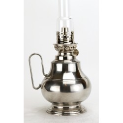 Lampe à pétrole en étain