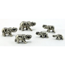 Famille de 6 éléphants...