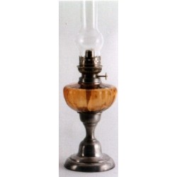 Lampe à pétrole en étain