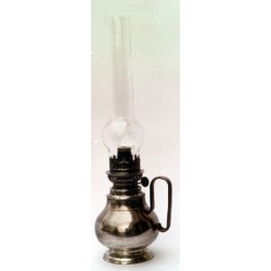 Lampe à pétrole en étain